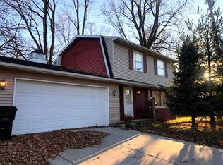 1104 E White St, Clinton, IL 61727