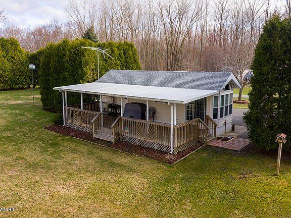 2nd image of 9030 Lake Forest Dr
