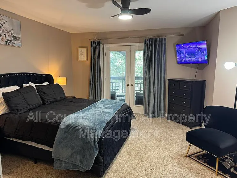 307 Hollyfax Cir — Photo 12