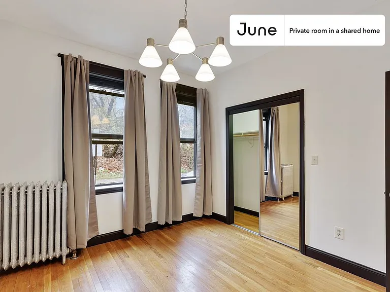 33 Egremont Rd #A — Photo 2