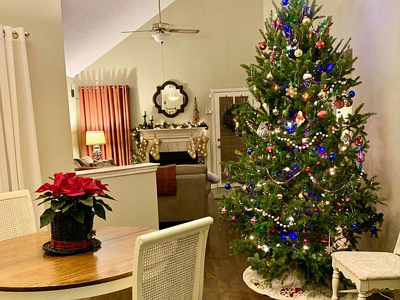 Dining/living room area