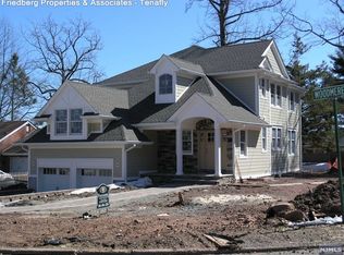 84 Woodmere Ln, Tenafly, NJ 07670