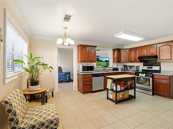 4th image of 5708 Providence Pl