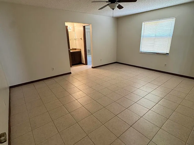 8321 Crosswind Rd — Photo 4
