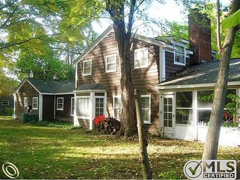 5 - Back of House.JPG