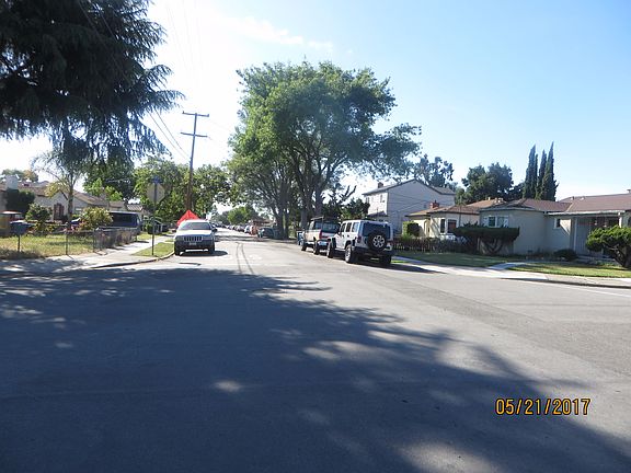 4th image of 103 S Cragmont Ave