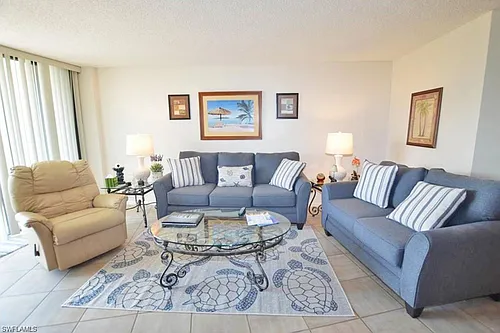 260 Seaview Ct #404 Photo 1