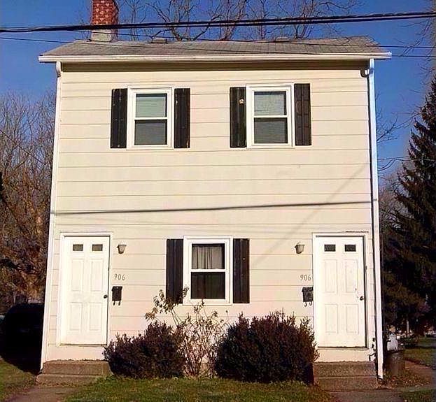 1st image of 906 Front St