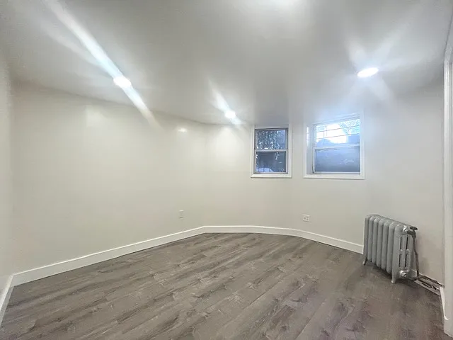 550 Ashford St #1 — Photo 4