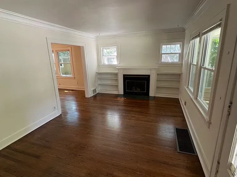 5421 Holmes St — Photo 3