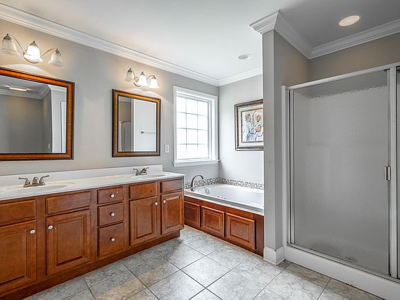4th image of 710 Mystic Brook Ct