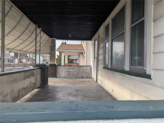 3rd image of 1449 Clearaire Rd