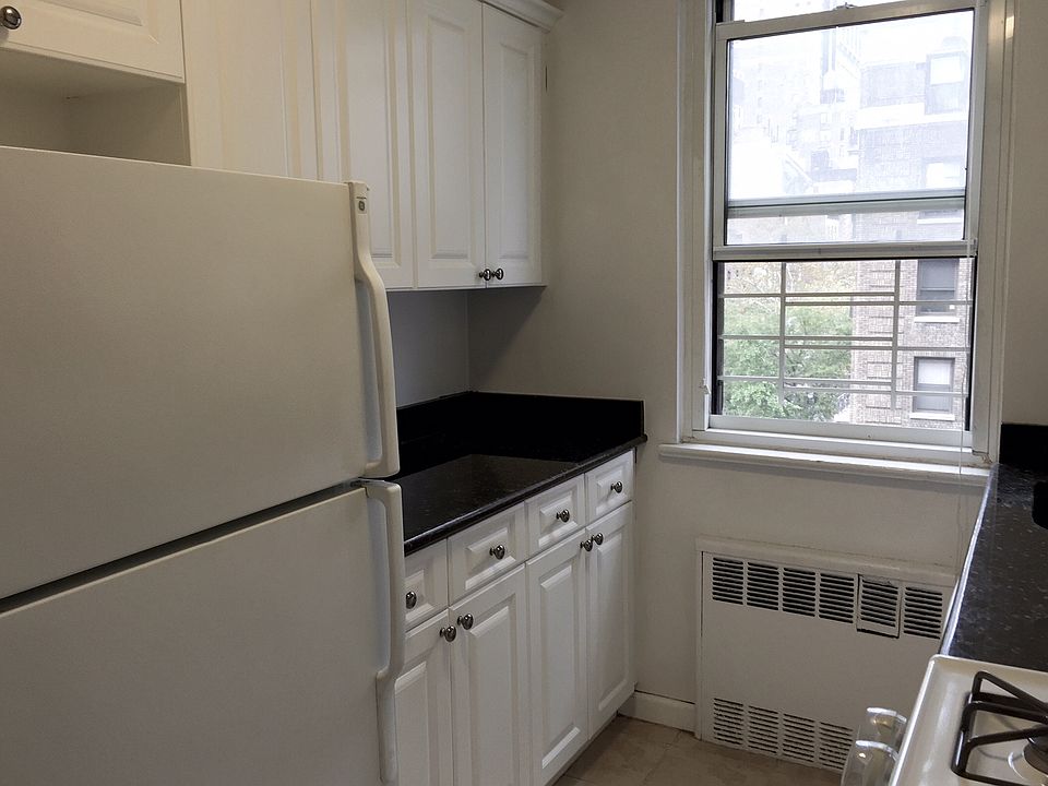 1st image of 201 E 19th St APT 5H