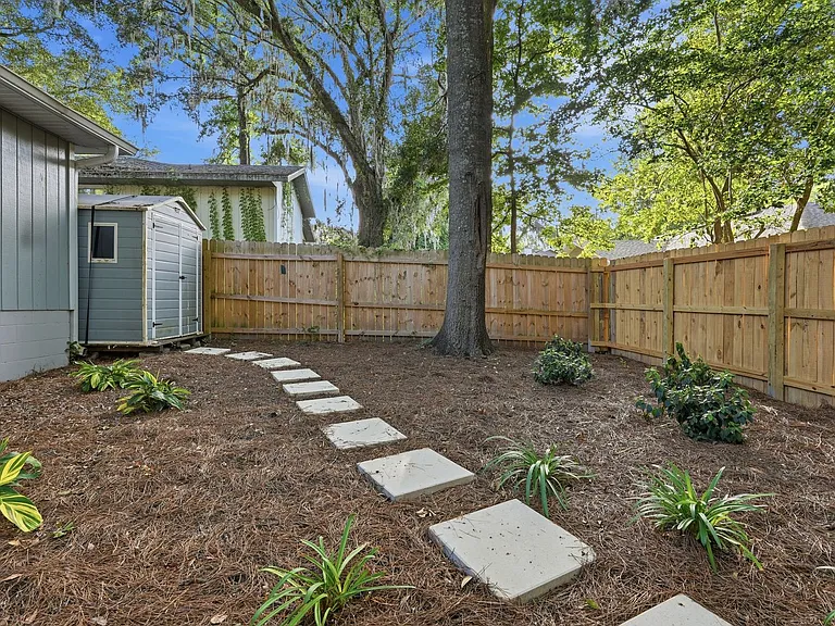 11238 NW 35th Ave — Photo 25