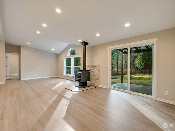 5th image of 3418 147th Avenue NE