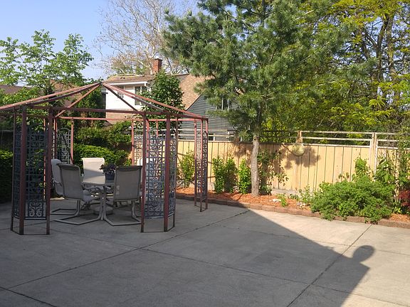 Patio set stays!