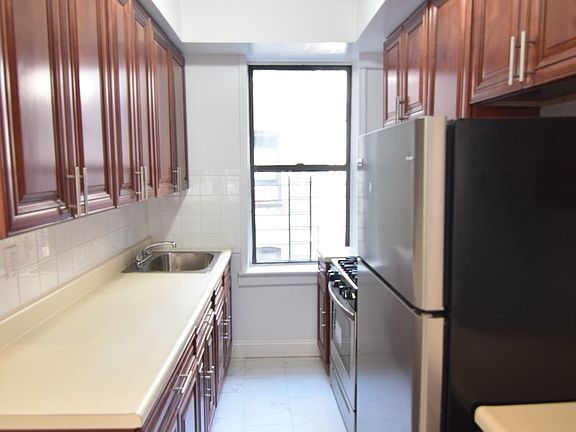 2nd image of 558 W 164th St #4D