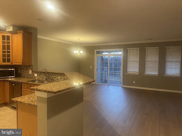 13884 Greendale Dr — Photo 2
