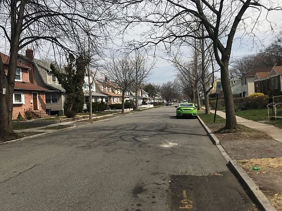 4th image of 33 Leslie St