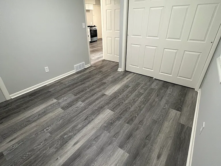 2559 & 2561 Edwin Ave #2561 — Photo 7