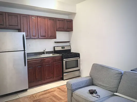 Rented by Albert Attias, LREB | media 9