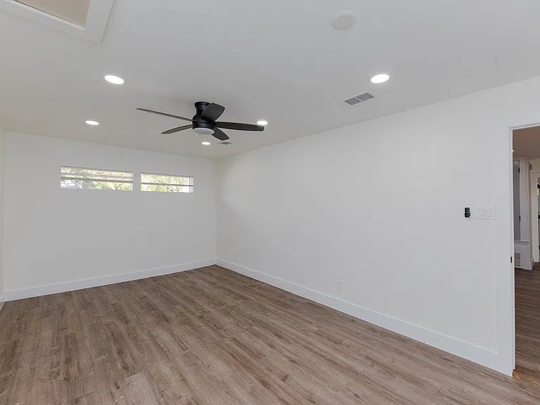 8405 Georgian Dr — Photo 24