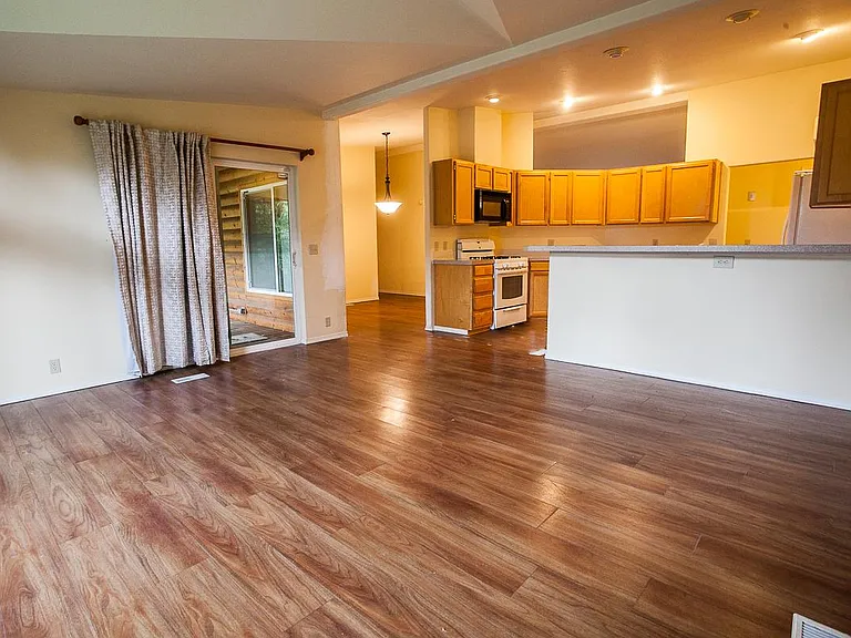 4040 Summitview Way — Photo 6