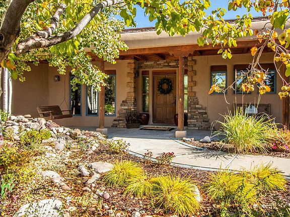 3rd image of 671 Cerrillos Dr
