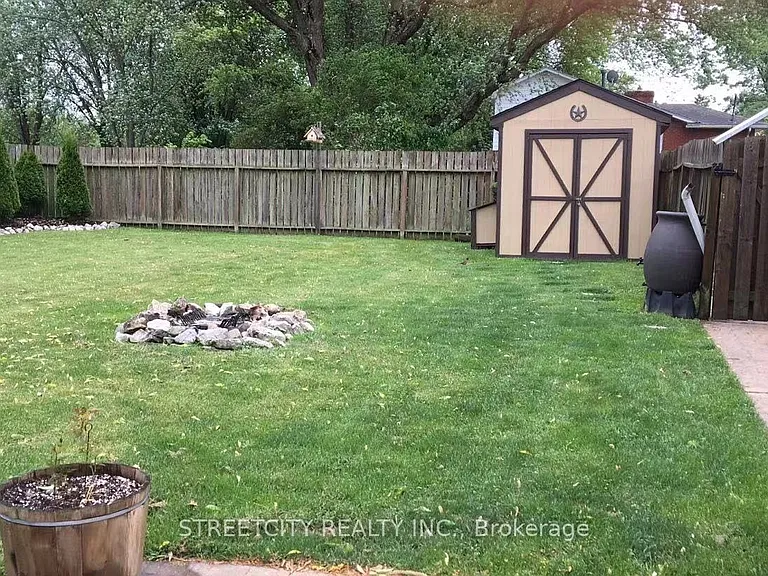 6860 Malden Rd — Photo 12