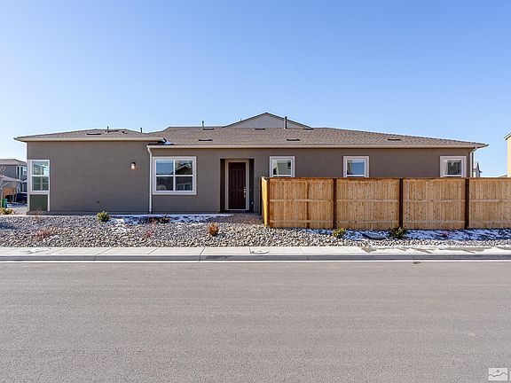 3rd image of 2494 Metolius Dr