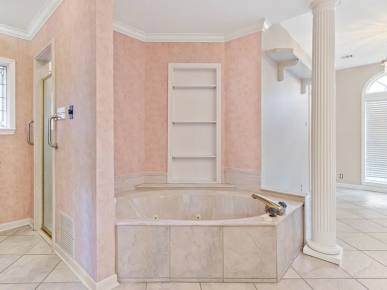 504 Alonda Dr — Photo 18