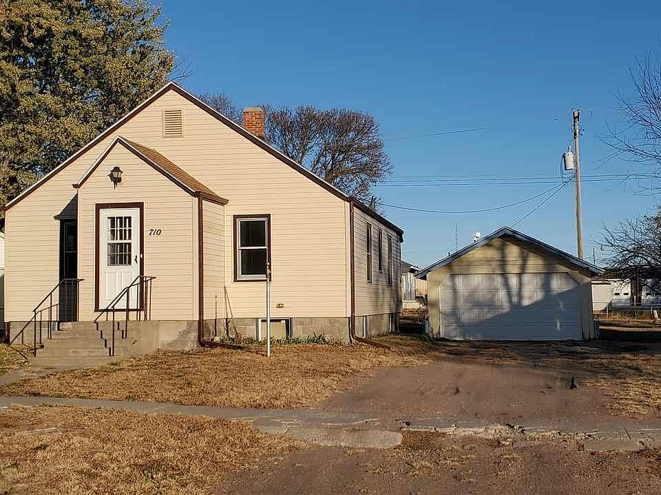 1st image of 710 2nd St