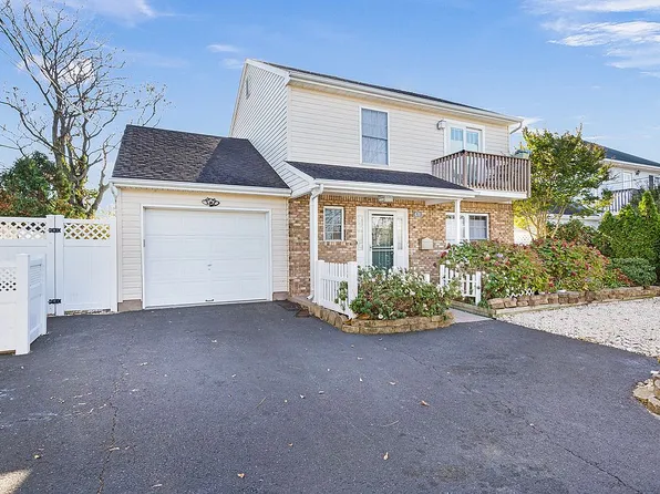 470 Beachway Ave, Keansburg, NJ 07734