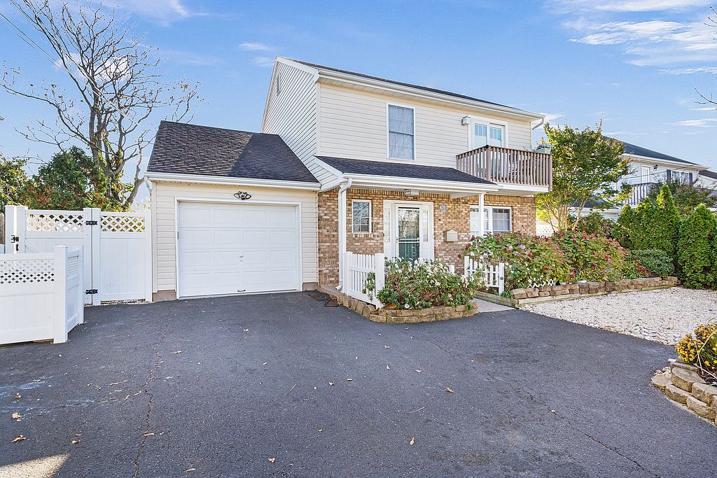 470 Beachway Ave - Property Image