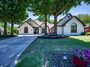 4716 Crystal Lake Rd, Norman, OK 73072
