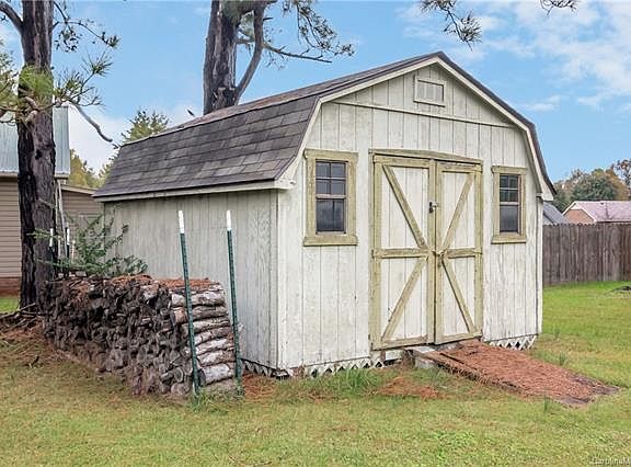 5th image of 8430 Chestnut Oak Ct