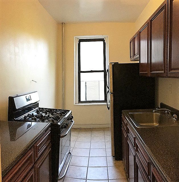 1st image of 11 Midwood St APT B8