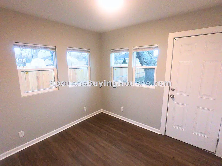 717-719 W 4th St #717 — Photo 6