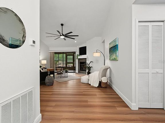4th image of 3010 LONGBROOKE WAY