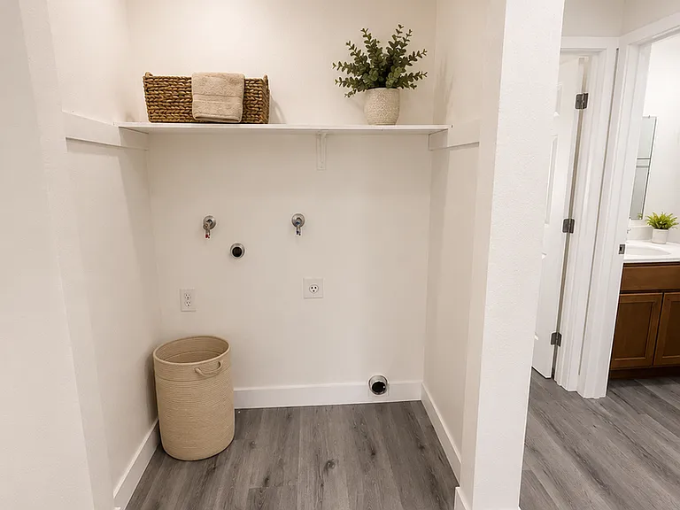 148 E Amador St — Photo 12