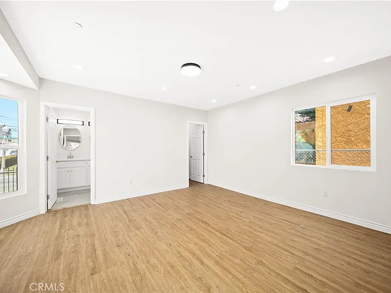 1372 Carmona Ave — Photo 11
