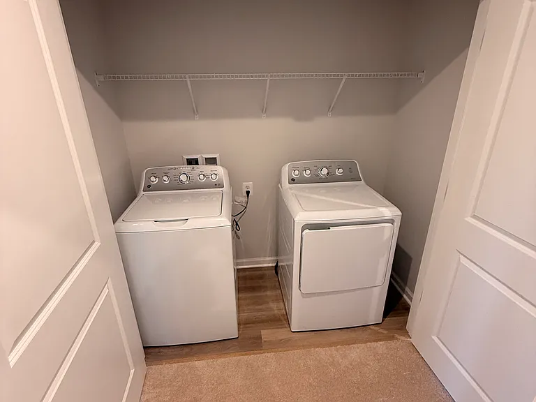 121 Oldfield Dr — Photo 21
