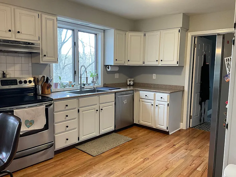 1541 Woodhaven Dr — Photo 13