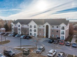 87 Aspen Springs Dr #207, Clarington, ON L1C5J8