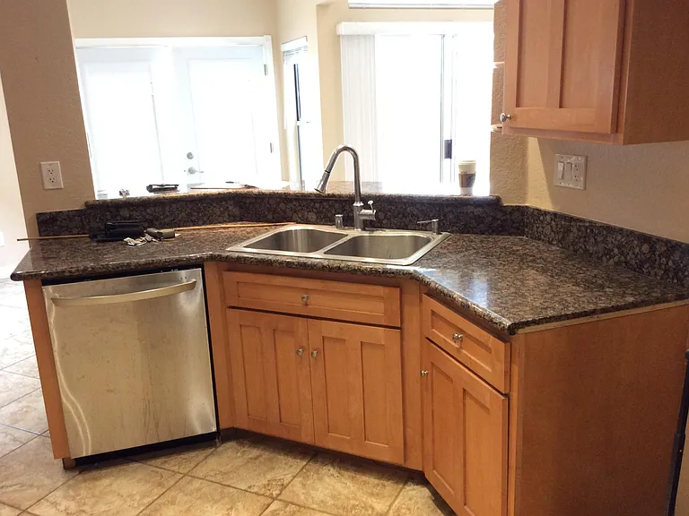 6665 Bradford Ct — Photo 7