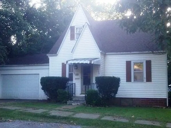 604 S Locust St, Mc Leansboro, IL 62859