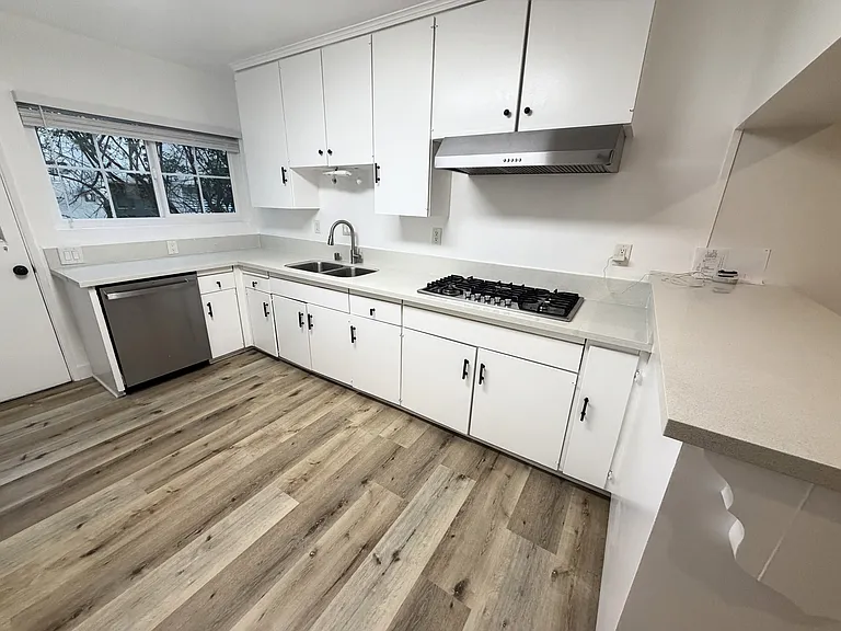 1452 Berkeley St #1 — Photo 10