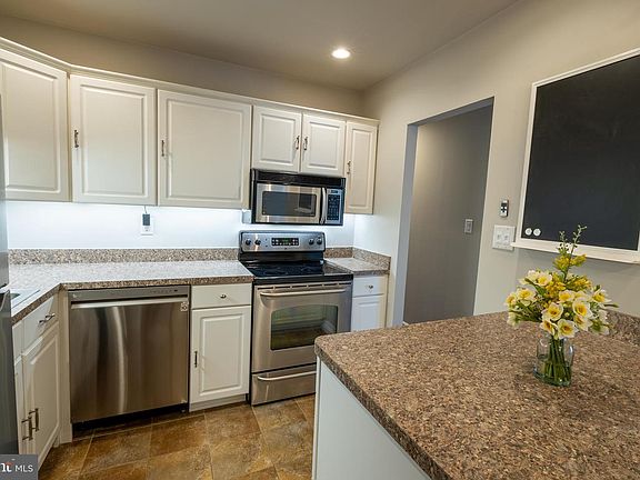 4th image of 327 Saint Marys Ave #7-K