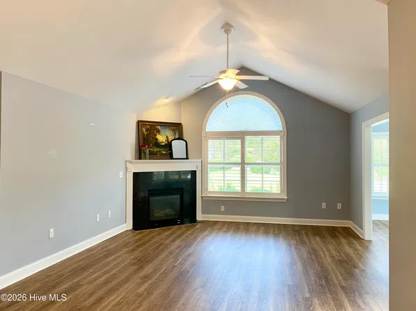 123 W Chelsea Court, Southern Pines, NC 28387