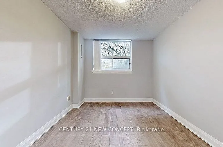 7451 Yonge St #101 — Photo 14